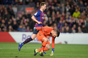 2-0. Juan Soriano no pudo evitar el segundo go de Ivan Rakitic.