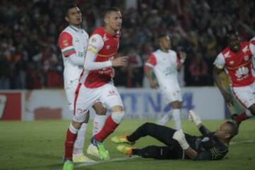 Con un doblete de Luis Páez y un gol de penal de Miguel Borja, Santa Fe venció 3-0 a Cortuluá en El Campín.