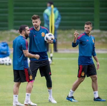 Carvajal, Piqué y Azpilicueta.