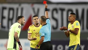 Daniel Muñoz, expulsado ante Perú con 3 minutos en cancha