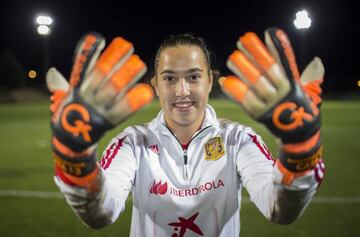 04/11/18 FUTBOL FEMENINO SUB17 SUB 17  ENTRENAMIENTO SELECCION ESPAÑOLA ESPAÑA  CATA COLL REPORTAJE ENTREVISTA