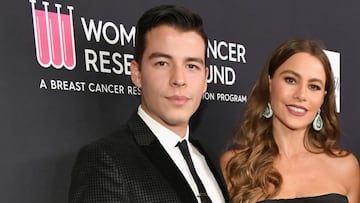Manolo González Vergara y Sofía Vergara asisten a "Una Noche Inolvidable" de WCRF en Beverly Hills, California.