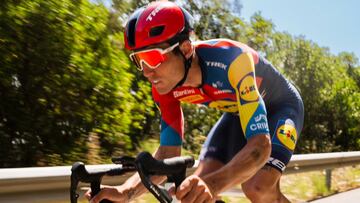 Aleix Espargaró en bici.