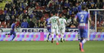 1-0. Barral marcó el primer gol.