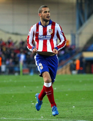 Canterano del Atlético, que competiu na equipe de Rojiblanco em duas etapas: entre 2004 e 2007 e entre 2010 e 2015. Ele jogou de 2007 a 2008 no Celta de Vigo.