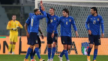 Italia gana con muchas caras nuevas