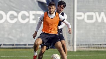 Los jugadores del M&aacute;laga CF, durante una sesi&oacute;n de entrenamiento.