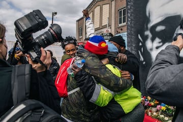 La comunidad se une para celebrar la sentencia de Derek Chauvin, quien pasará 75 años en prisión por la muerte de George Floyd.