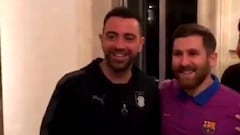 Xavi volvi&oacute; a estar con Messi... o al menos con su doble