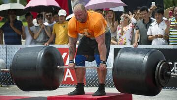 Hafthor Bjornsson levanta en la modalidad de peso muerto durante el World&#039;s Strongest Man de Hainan en 2013. El island&eacute;s, La Monta&ntilde;a de Juego de Tronos, nunca ha sido el hombre m&aacute;s fuerte del mundo.