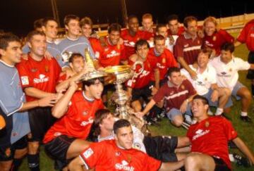 El Real Mallorca se proclamó campeón en la edición de 2002 tras venecer al Valencia.