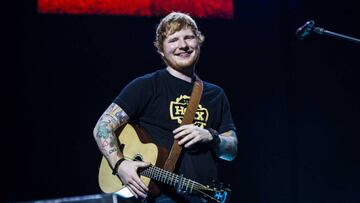 El cantante británico Ed Sheeran actúa durante un concierto el lunes 3 de abril de 2017, en el Ziggo Dome de Amsterdam (Holanda).