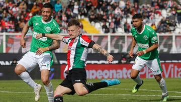 Futbol, Palestino vs Audax Italiano.
Fecha 21, campeonato Nacional 2022.
El jugador de Palestino Bruno Barticciotto , juega el balón contra Audax Italiano durante el partido por la primera division disputado en el estadio La Cisterna.
Santiago, Chile.
07/08/2022
Marcelo Hernandez/Photosport

Football, Palestino vs Audax Italiano.
21th date, 2022 National Championship.
Palestino’s player Bruno Barticciotto , play the ball against Audax Italiano during the first division match held at La Cisterna stadium.
Santiago, Chile.
07/08/2022
Marcelo Hernandez/Photosport