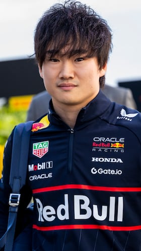 Montreal (Canada), 15/06/2025.- Red Bull Racing driver Yuki Tsunoda of Japan arrives in the paddock prior to the Formula 1 Grand Prix of Canada at the Circuit Gilles-Villeneuve in Montreal, Canada, 15 June 2025. (Fórmula Uno, Japón) EFE/EPA/SHAWN THEW