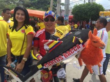 En la afueras del Metro ya se vive la fiesta de la Selección