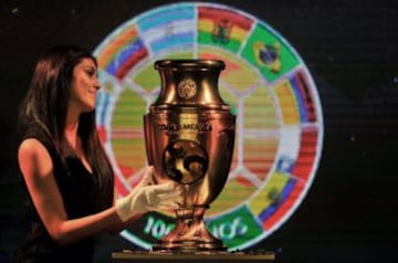 The Copa America Centenario trophy is displayed at a ceremony in Bogota, Colombia, on April 28, 2016.  / AFP PHOTO / GUILLERMO LEGARIA