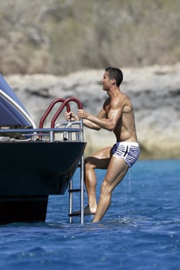 Cristiano Ronaldo disfruta de sus vacaciones en Ibiza