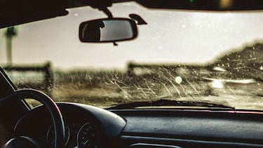 Cómo mantener limpio y en excelente estado el parabrisas del automóvil
