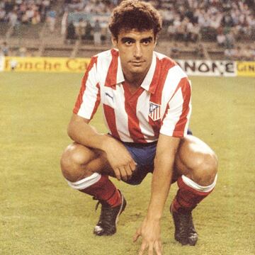 El lateral izquierdo se formó en la cantera rojiblanca y se convirtió en un jugador importante en un Atlético lleno de canteranos. Disputó 361 partidos con el equipo rojiblanco y ganó una Copa y una Supercopa de España. Jugó nueve años en la entidad colchonera y marcó 32 goles. Tenía una gran llegada y un muy buen lanzamiento a puerta. A ese equipo de los años 80 le faltó ganar una Liga. Pudo hacerlo en la temporada 80-81, pero un arbitraje de Álvarez Margüenda ante el Zaragoza lo impidió.