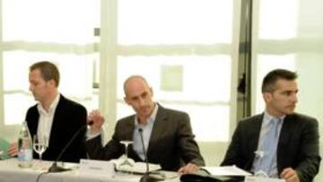 <b>RUBIALES EN LA PRESIDENCIA.</b> El nuevo presidente dirigió la Asamblea de jugadores en la que se habló de las deudas de los clubes.