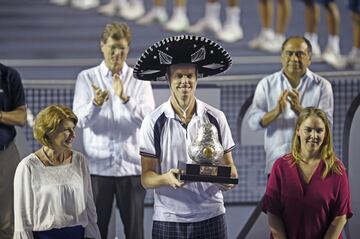 Un torneo ya consagrado en el Circuito de la ATP que vivirá en 2018 su vigésimo quinta edición. A celebrarse en Acapulco, del 26 de febrero al 3 de marzo, contará con estrellas del calibre de Alexander Zverev, Marin Cilic, Rafael Nadal y Venus Williams. Los ganadores individuales del año pasado fueron Sam Querrey y Lesia Tsurenko.