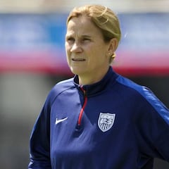 Jill Ellis supports her players in lawsuit against U.S. Soccer
