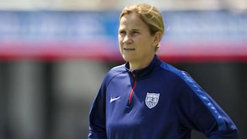 Jill Ellis supports her players in lawsuit against U.S. Soccer