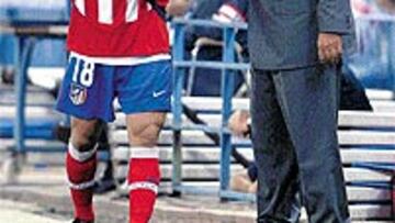 <B>EN SUS MANOS</B>. Ibagaza será titular en el Atlético ante el Barça; todas las esperanzas están en él.