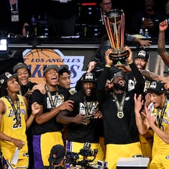 Tenían que ser los Lakers