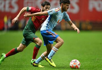 Bernardo Silva y Pedri.