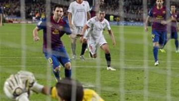 <b>CENTRO DEL MUNDO. </b>La parada de Javi Varas a Messi en el descuento del Barcelona-Sevilla le dio un punto a los hispalenses y su imagen viajó por el mundo.