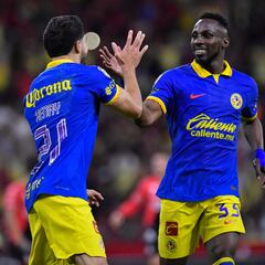 Julián Quiñones pide al América renovar a Henry Martin