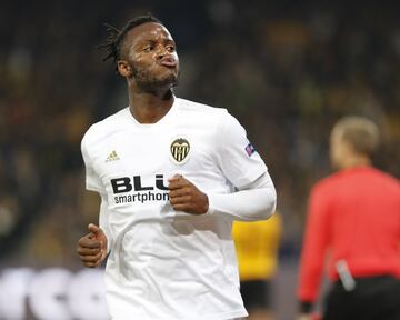 Batshuayi abrio el marcador y anotó el 0-1.