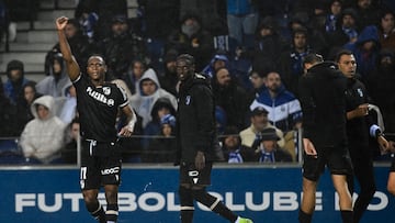 Embaló celebra su gol ante el Oporto.