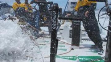 <b>ROTURAS. </b>El 'Telefónica', sin timón.