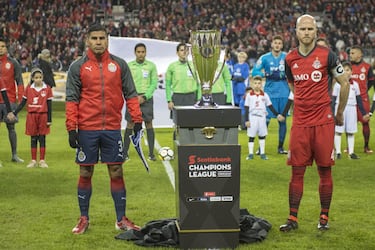 Foto de acción durante el partido Toronto (CAN) vs Chivas (MEX), Correspondiente al partido de ida de la Final de la Liga de Campeones CONCACAF Scotiabank 2018, en el Estadio BMO Field, Toronto.
EN LA FOTO: TROFEO