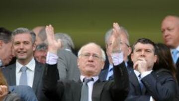 Buck fue el abogado que representó a Abramovich en la compra del Chelsea, y posteriormente llegó a la presidencia.