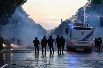 Batalla campal entre los ultras del Marsella y la policía