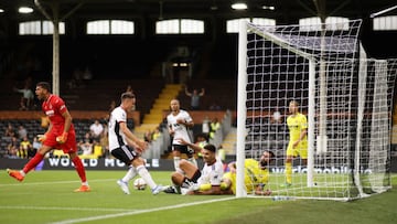 Mitrovic marca ante Rulli.