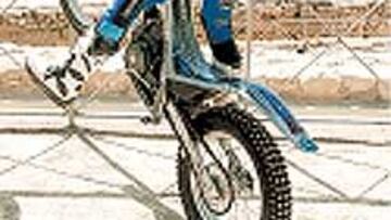 Cabestany, con su moto.