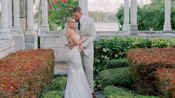 El ala defensiva de Houston Texans,. JJ Watt y la futbolista de Chicago Red Stars, Kealia Ohai, se casaron la noche del sábado en las Bahamas.