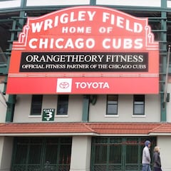 Dos empleados de los Cubs dan positivo por coronavirus