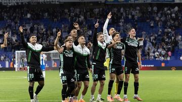 Los jugadores del Betis celebran el último triunfo.