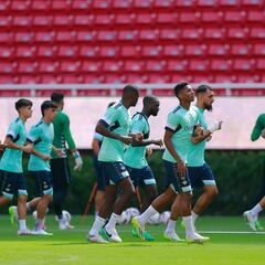 El Betis incluye a cinco canteranos en una lista sin Marc Bartra