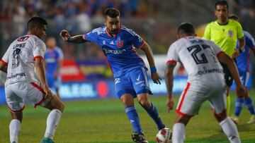 Futbol, Universidad de Chile vs Union La Calera.
Fecha 7 Campeonato nacional 2023.
El jugador de Universidad de Chile Matías Zaldivia, centro, juega el balón contra Union La Calera durante el partido por primera division disputado en el estadio Santan Laura.
Santiago, Chile.
02/03/2023
Marcelo Hernandez/Photosport

Football, Universidad de Chile vs Union La Calera.
7 th, National Championship 2023 .
Universidad de Chile's player Matías Zaldivia, center, play the ball against Union La Calera during first division match at Santa Laura stadium in Santiago, Chile.
02/03/2023
Marcelo Hernandez/Photosport