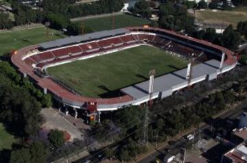 La casa de los Tecos de la Autónoma de Guadalajara también fue estadio mundialista en México 86. Dos años después del descenso delos emplumados, la franquicia se mudó a Zacateca, lo que hoy son los Mineros, por lo que se quedó sin fútbol de primer nivel. Actualmente es ocupado por los Tecos de Tercera División y cuenta con un aforo para 25,000 espectadores.