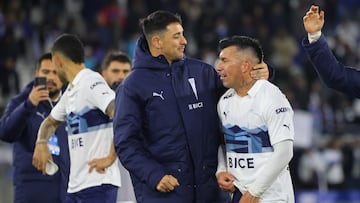Futbol, Universidad Catolica vs Union Espanola.
Fecha 21, Liga de Primera 2025.
Los jugadores de Universidad Catolica celebran el triunfo durante el partido de primera division contra Union Espanola disputado en el estadio Claro Arena, Santiago, Chile.
23/08/2025
Jonnathan Oyarzun/Photosport
Football, Universidad Catolica vs Union Espanola.
21th turn, 2025 First division League.
Universidad Catolica reacts after winning during the first division match against Union Espanola at the Claro Arena stadium, Santiago, Chile.
23/08/2025
Jonnathan Oyarzun/Photosport