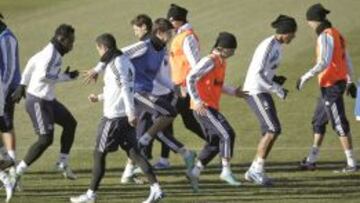 Los jugadores del Real Madrid, durante el &uacute;ltimo entrenamiento en Valdebebas antes de viajar a Vigo.