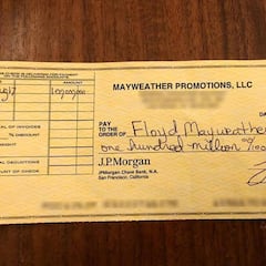 Mayweather presume de su cheque de 100 millones