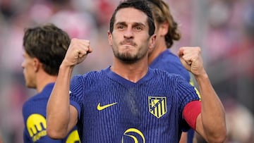 GIRONA, 21/12/2025.- El centrocampista del Atlético de Madrid Koke Resurrección celebra el gol conseguido ante el Girona, durante el partido de Liga que disputan Girona y Atlético de Madrid en el estadio de Montilivi. EFE/David Borrat